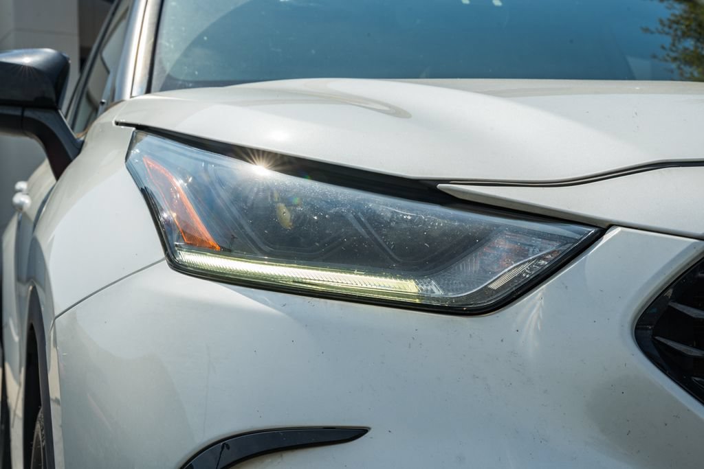 Used 2021 Toyota Highlander XSE AWD/4WD image 13