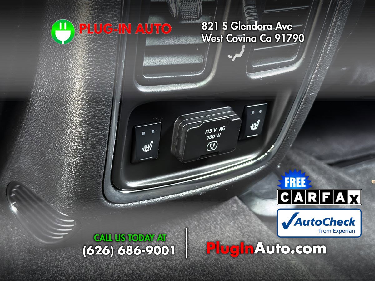 Used 2012 Jeep Grand Cherokee SRT8 w/ Luxury Group II AWD/4WD image 11