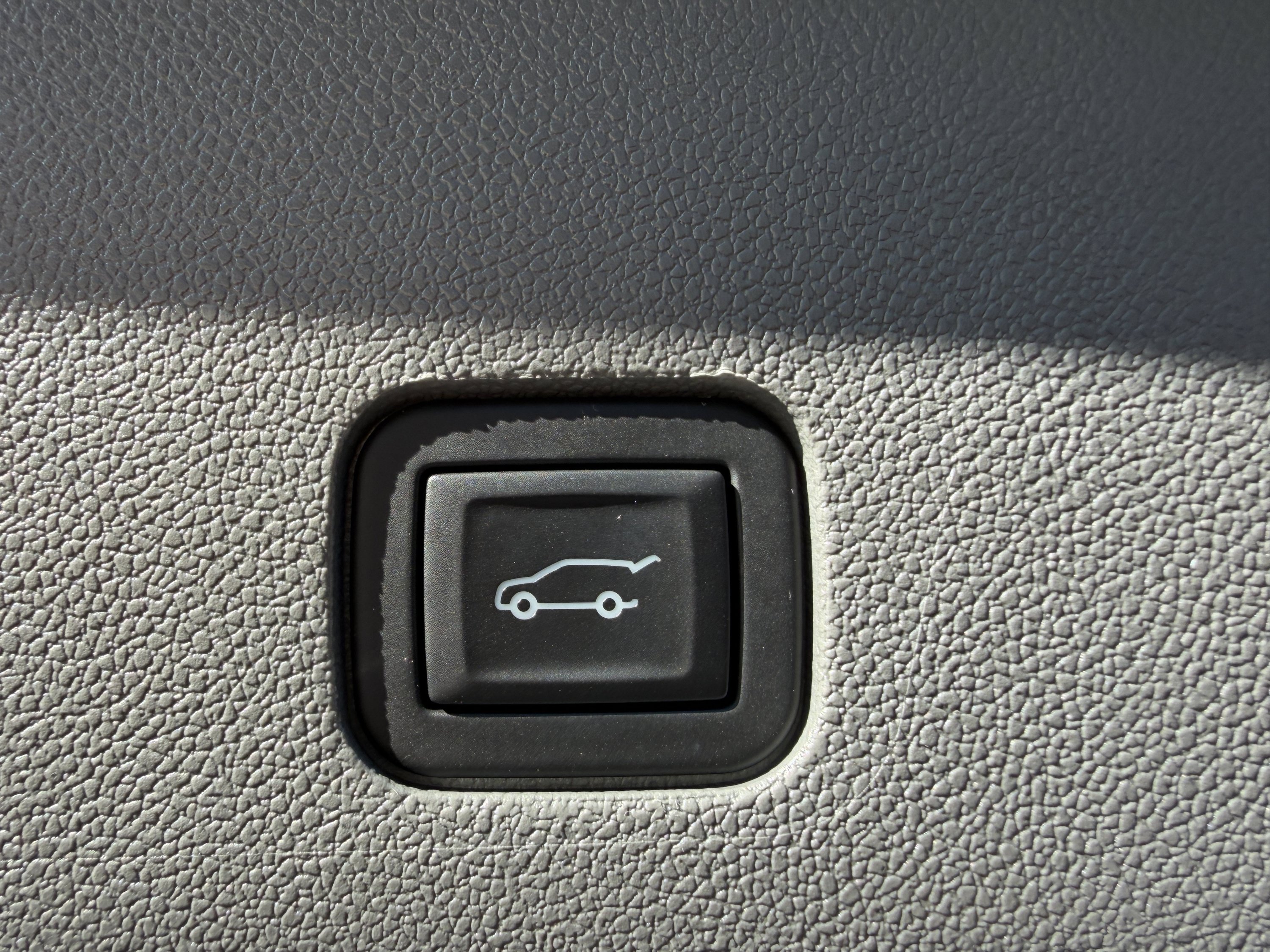 Used 2024 Cadillac XT6 Premium Luxury w/ LPO, Floor Liner Package AWD/4WD image 22