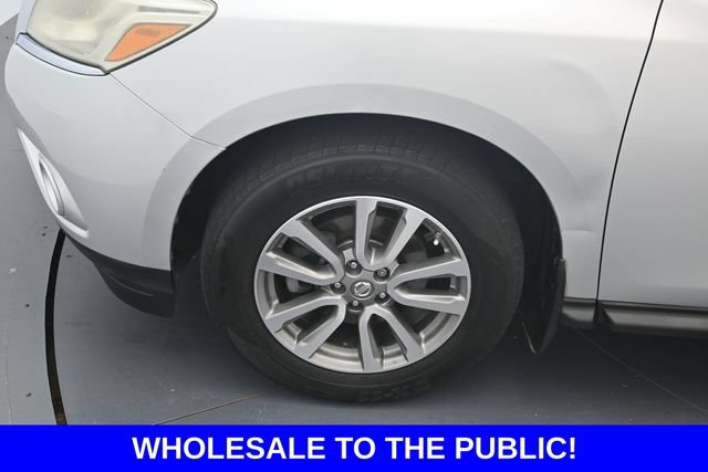 Used 2014 Nissan Pathfinder SV FWD image 9