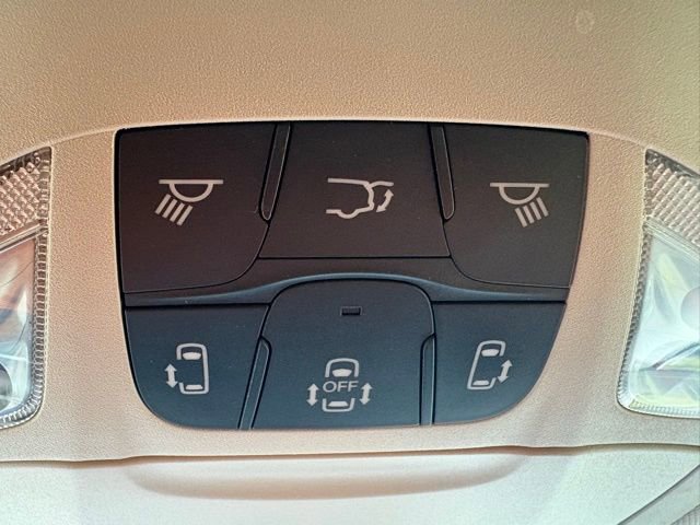 Used 2024 Chrysler Pacifica Touring-L image 27