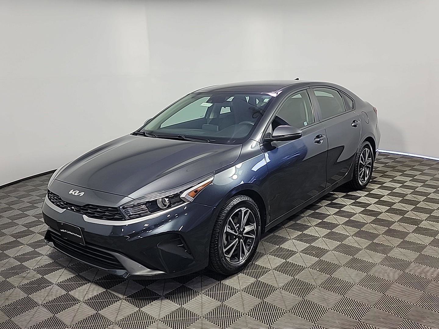Used 2022 Kia Forte LXS w/ LXS Technology Package image 12