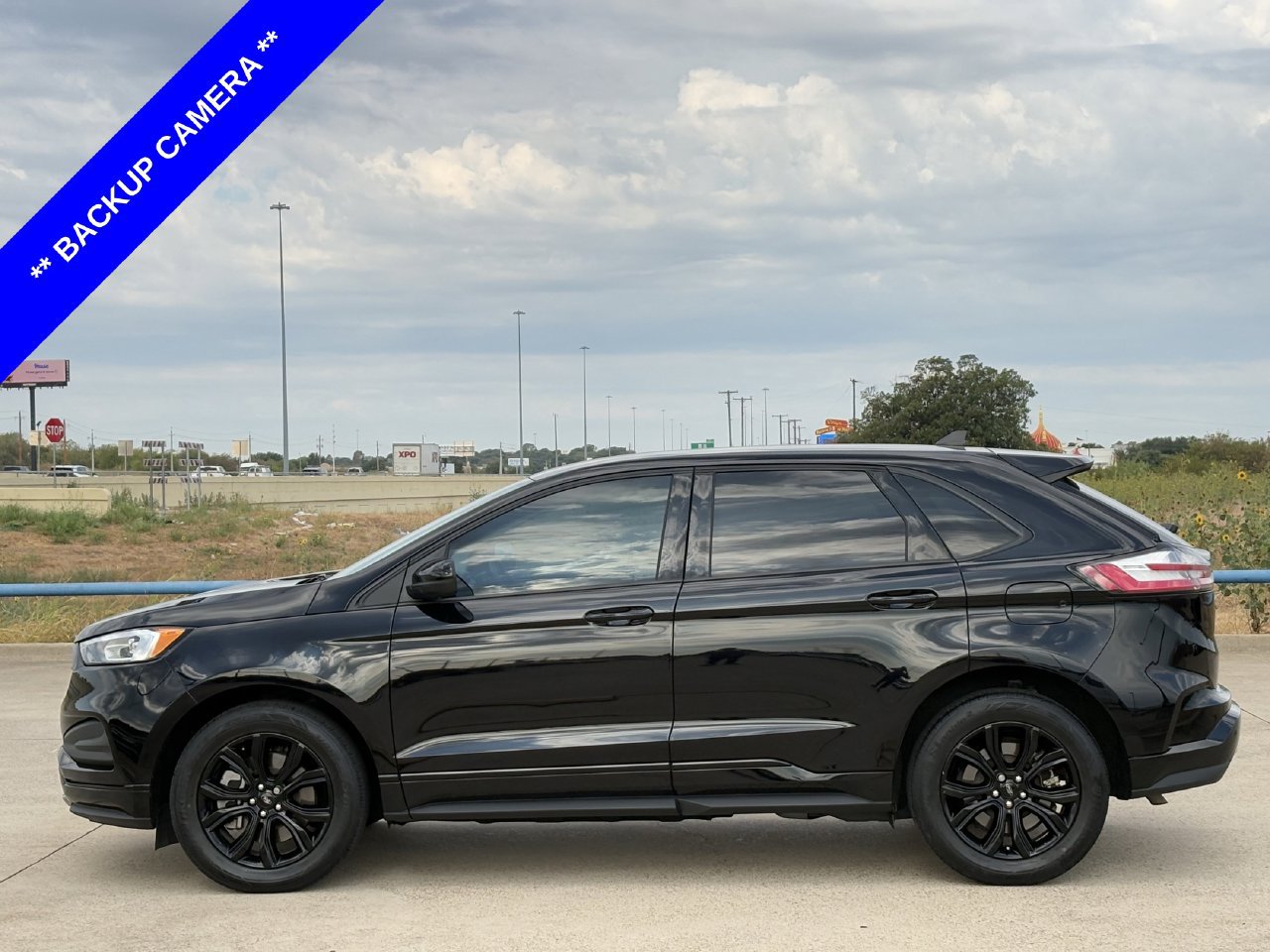 Used 2024 Ford Edge SE w/ Black Appearance Package AWD/4WD image 3