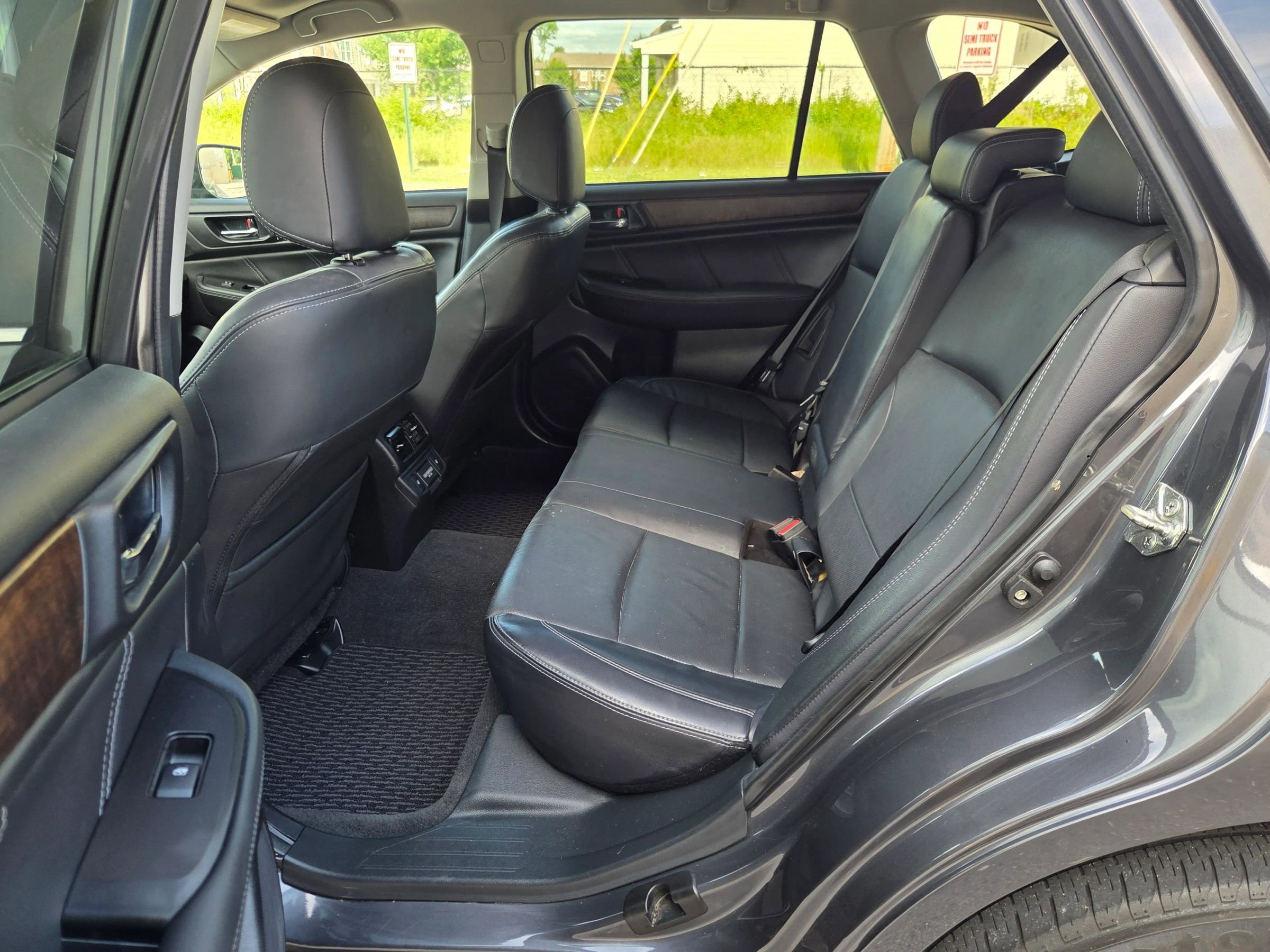 Used 2018 Subaru Outback 2.5i Limited AWD/4WD image 14