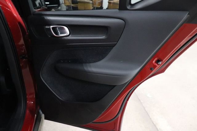 Used 2020 Volvo XC40 T5 R-Design w/ Protection Package Premier image 18