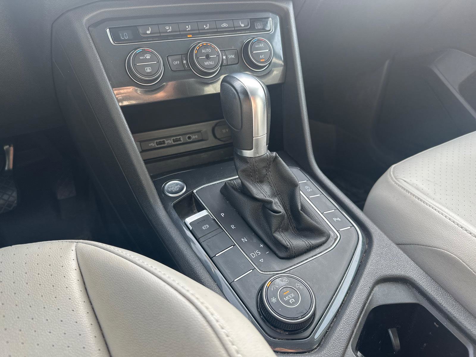 Used 2019 Volkswagen Tiguan SEL image 16