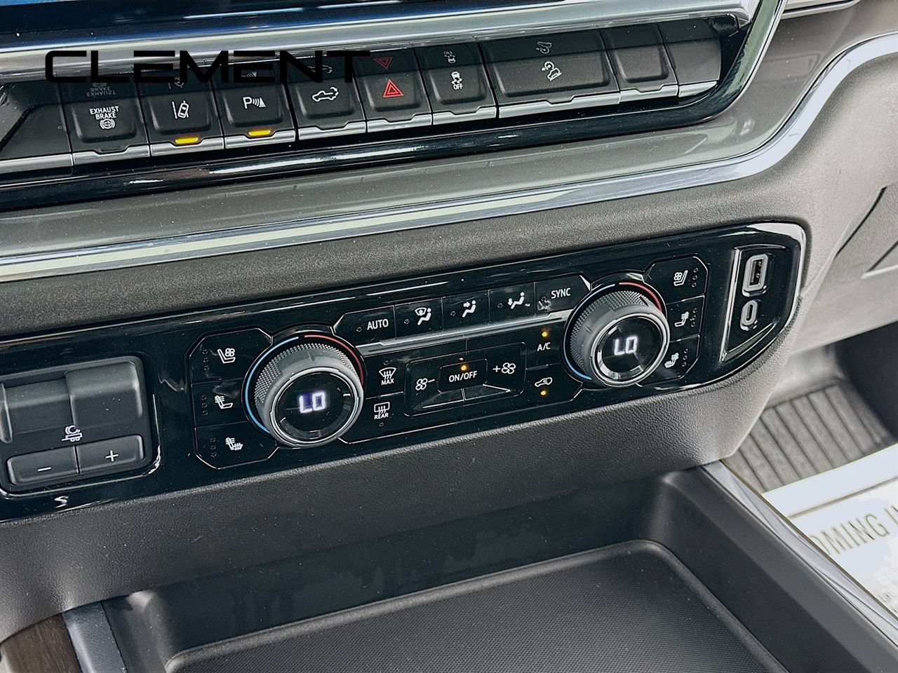 Used 2024 Chevrolet Silverado 2500 High Country w/ High Country Premium Package AWD/4WD image 22