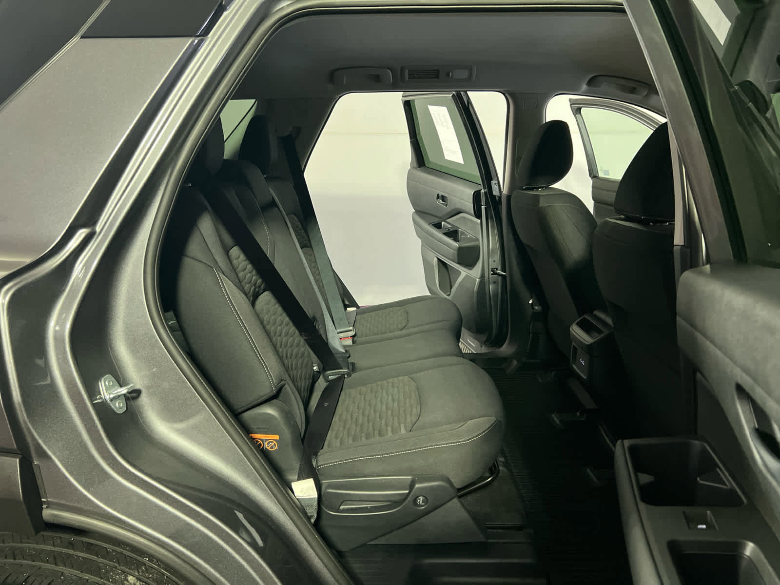 Used 2023 Nissan Pathfinder S image 20