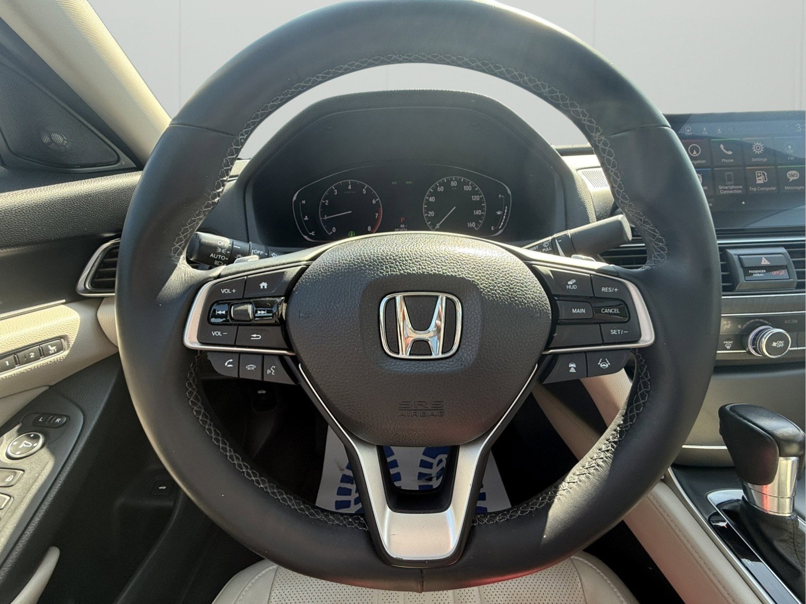 Used 2018 Honda Accord Touring image 19