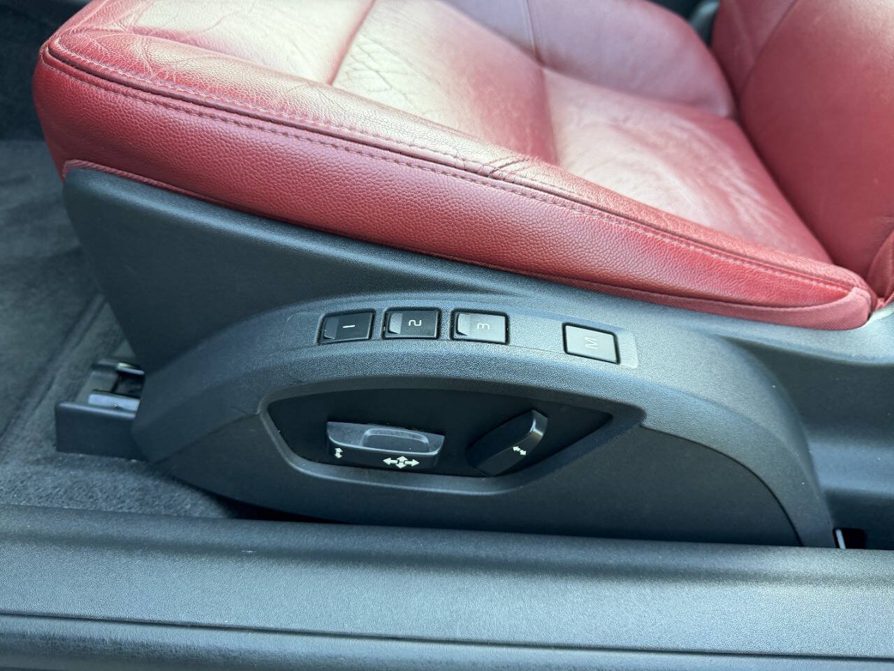 Used 2013 Volvo C70 T5 FWD image 36