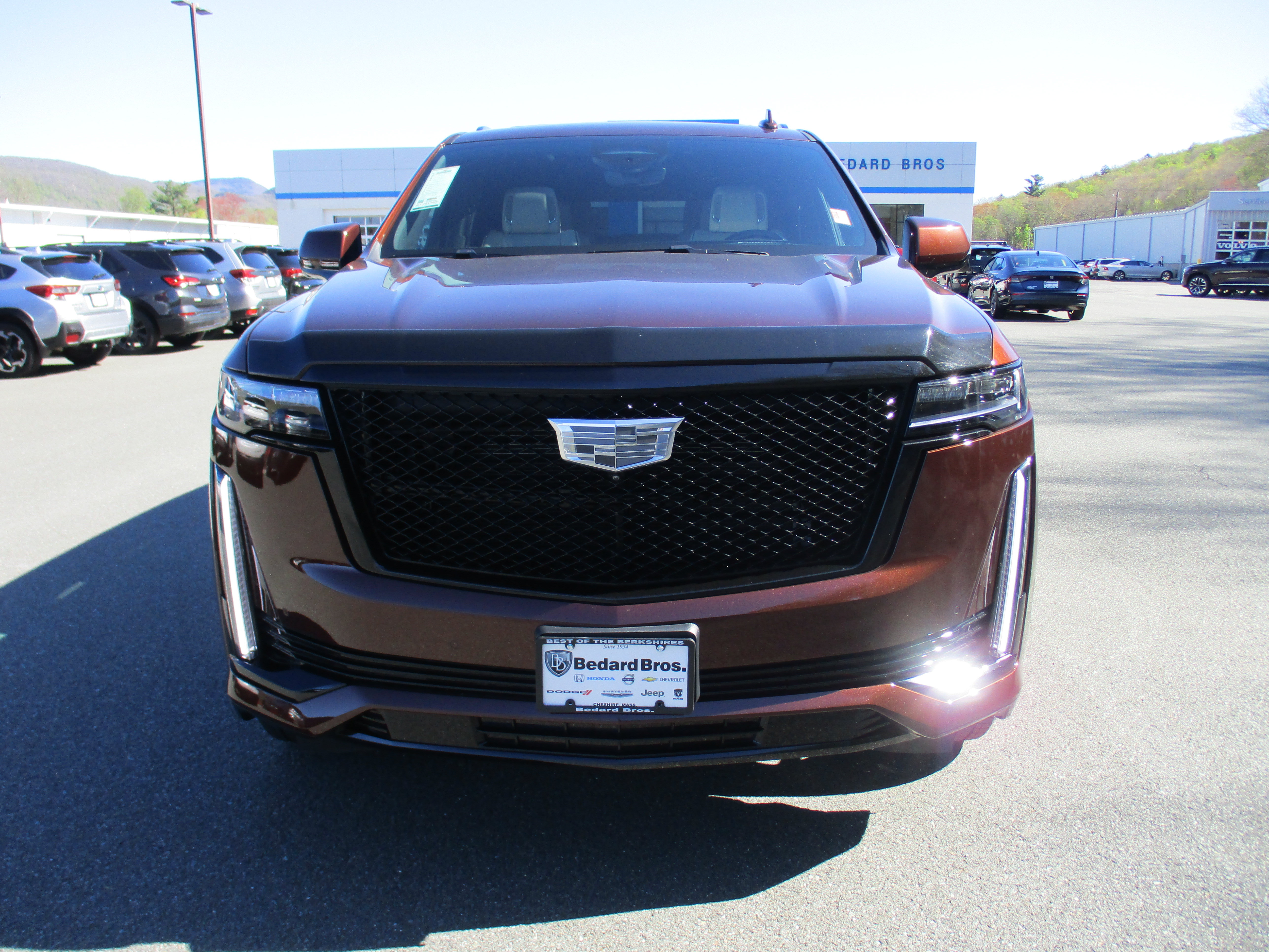 Used 2023 Cadillac Escalade Sport w/ LPO, ONYX Package AWD/4WD image 2