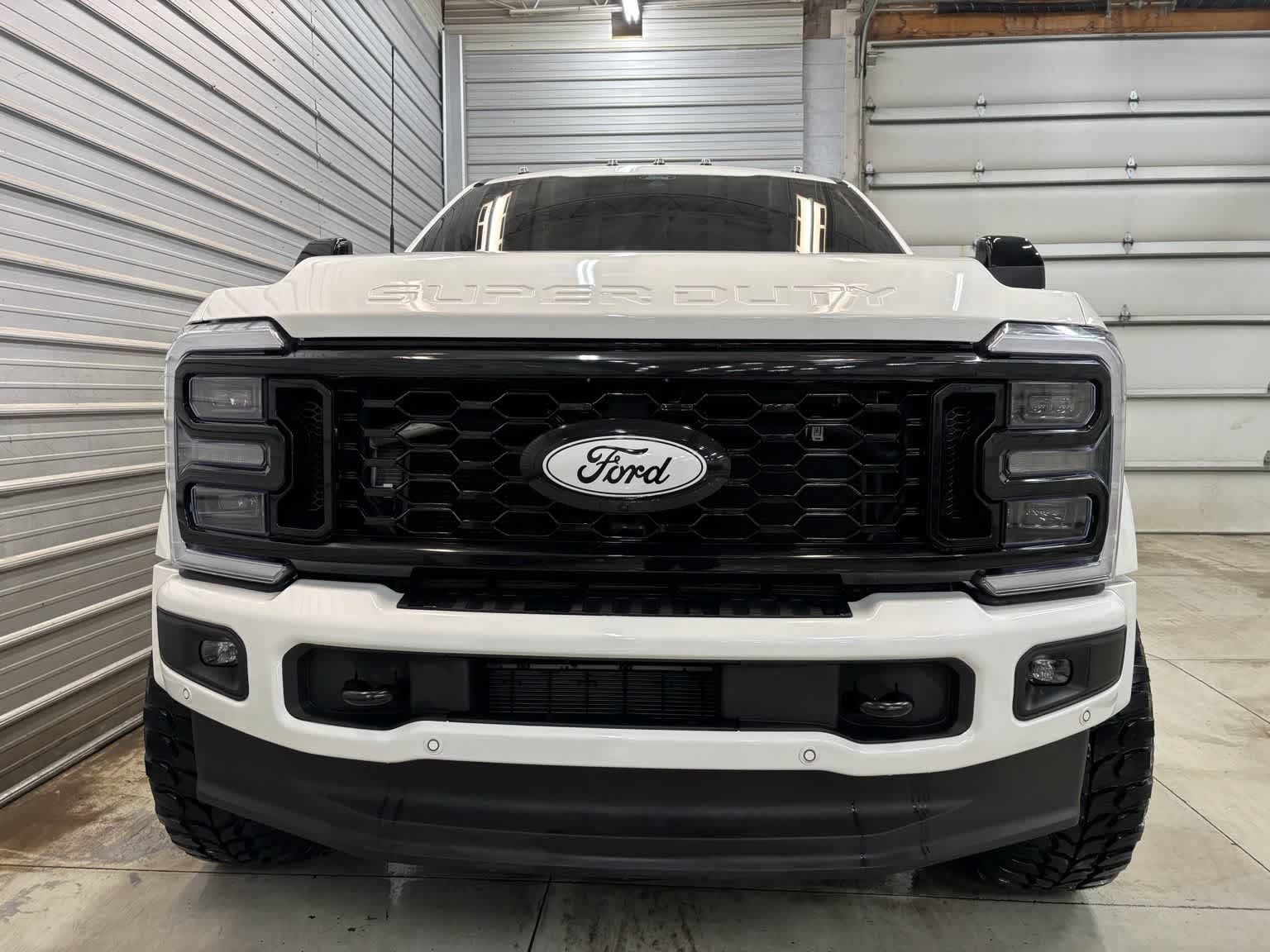 Used 2025 Ford F450 Platinum AWD/4WD image 2