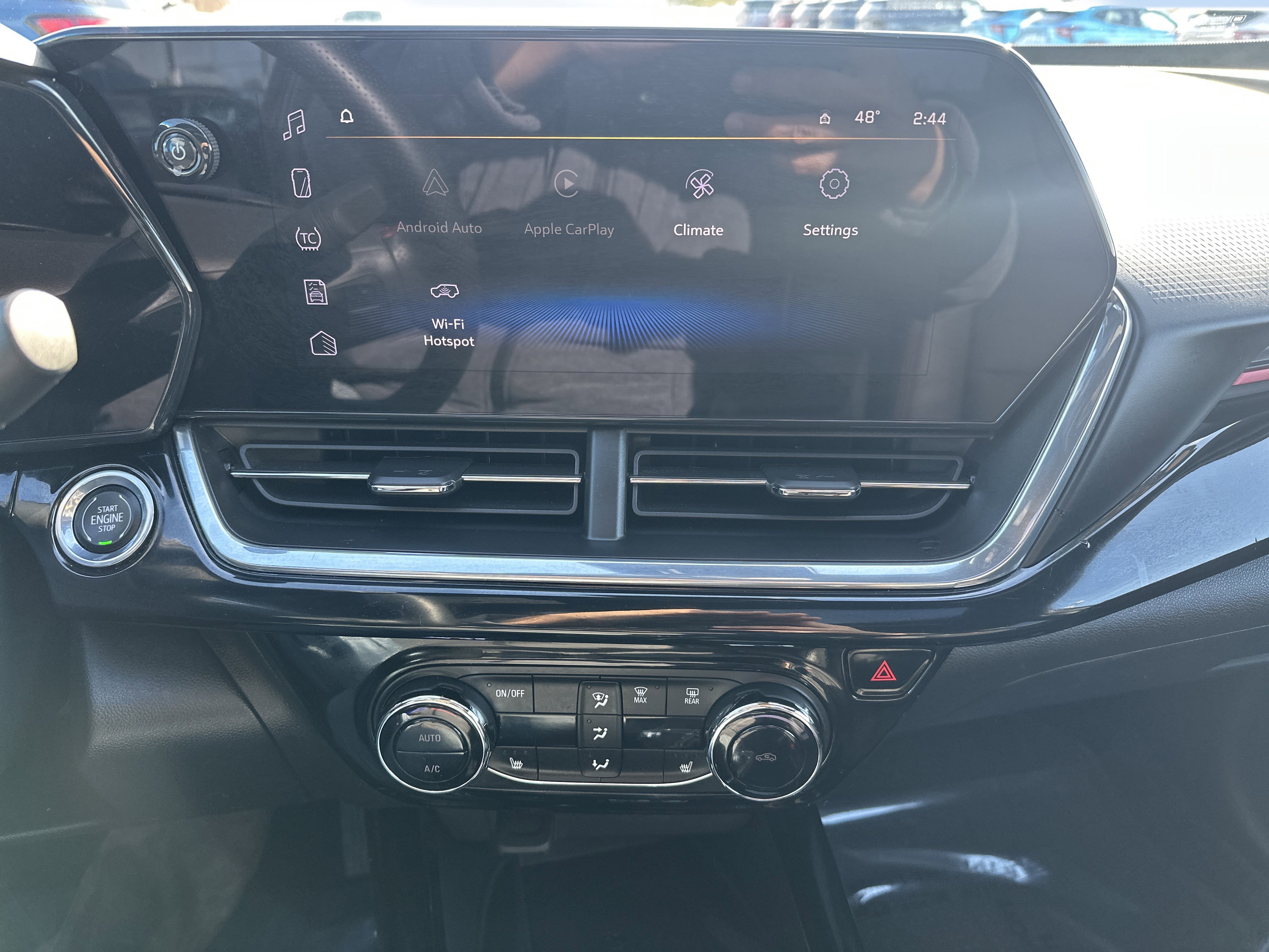 Certified 2024 Chevrolet Trax RS w/ Sunroof Package image 13