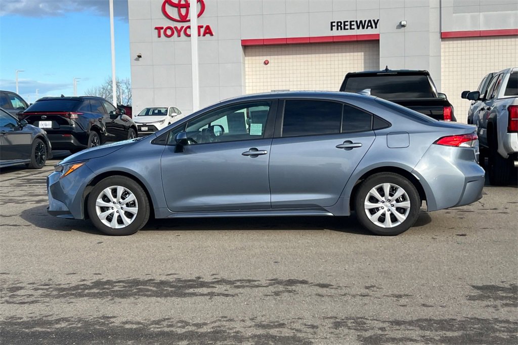 Certified 2025 Toyota Corolla LE image 9