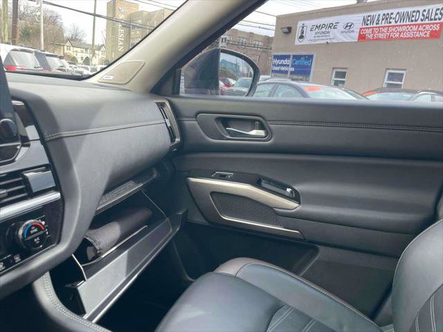 Used 2023 Nissan Pathfinder Platinum image 33