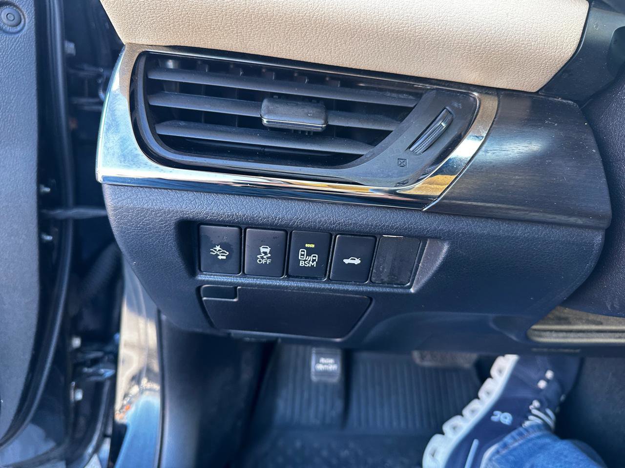 Used 2018 Toyota Avalon XLE Premium w/ All Weather Liner Package FWD image 15