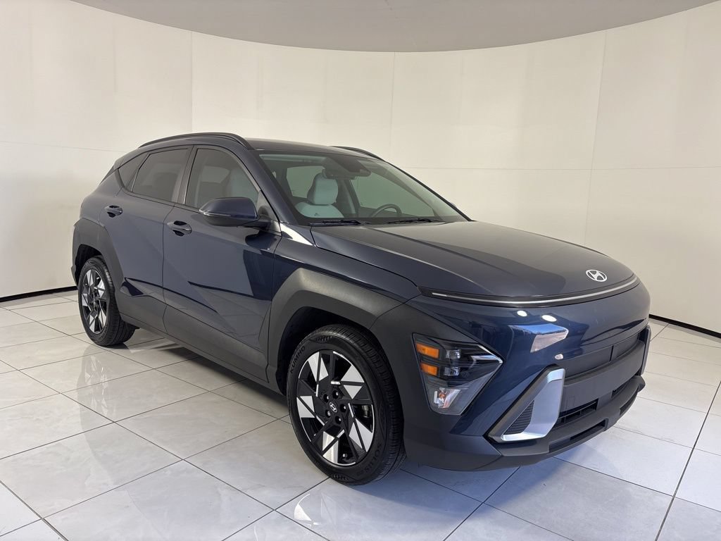 Certified 2025 Hyundai Kona SEL FWD image 7