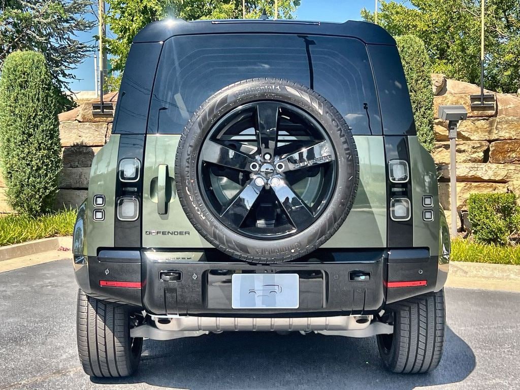 New 2026 Land Rover Defender 110 X-Dynamic SE AWD/4WD image 4