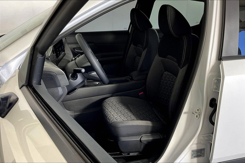 Used 2025 Nissan Kicks SV image 14