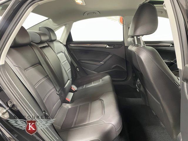 Used 2020 Volkswagen Passat 2.0T R-Line FWD image 22