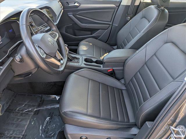 Used 2024 Volkswagen Jetta SE image 17