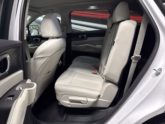Used 2025 Kia Sorento S w/ Panoramic Sunroof Package FWD image 13