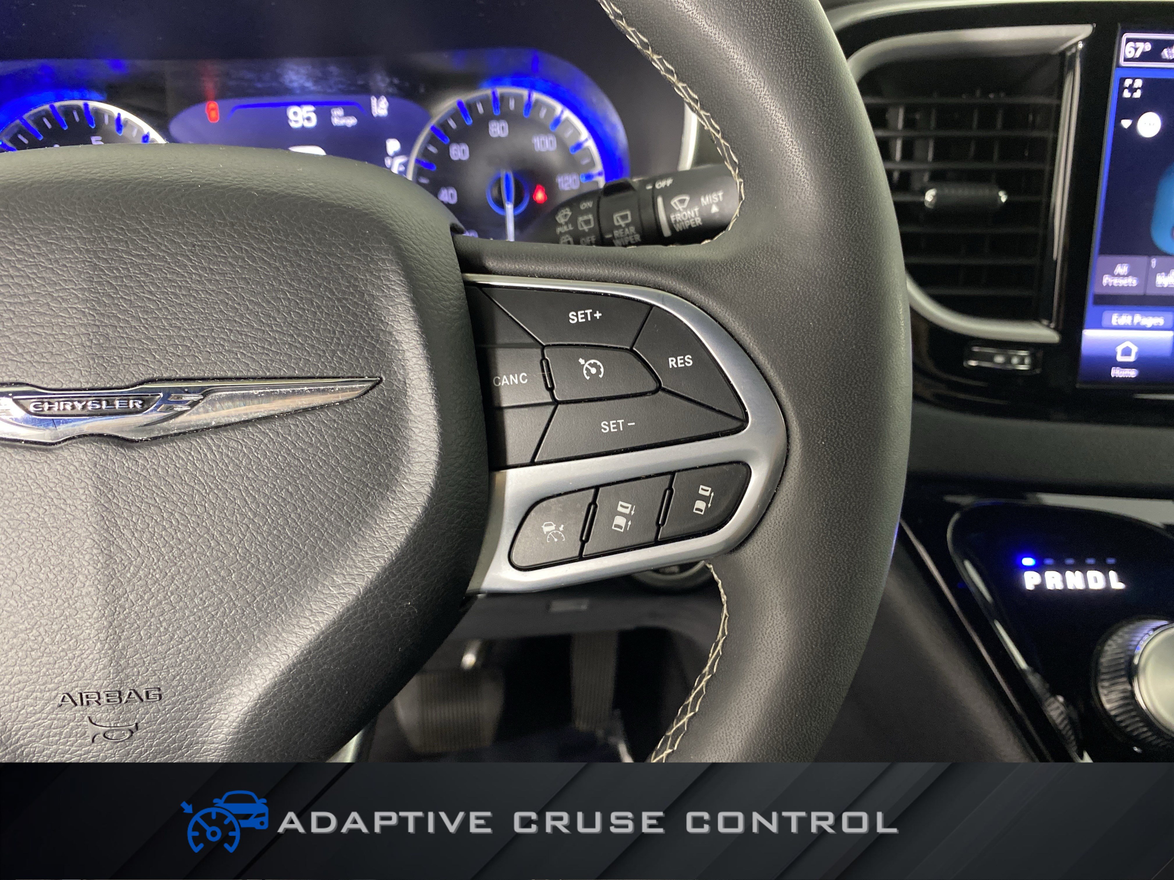 Used 2025 Chrysler Pacifica Select FWD image 23