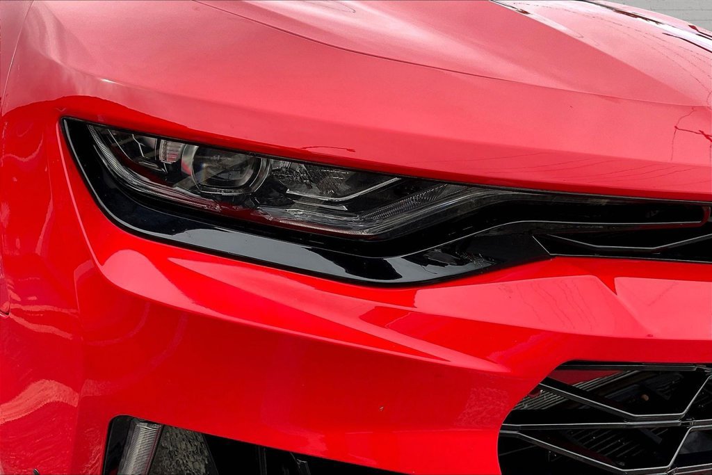 Used 2021 Chevrolet Camaro SS RWD image 28