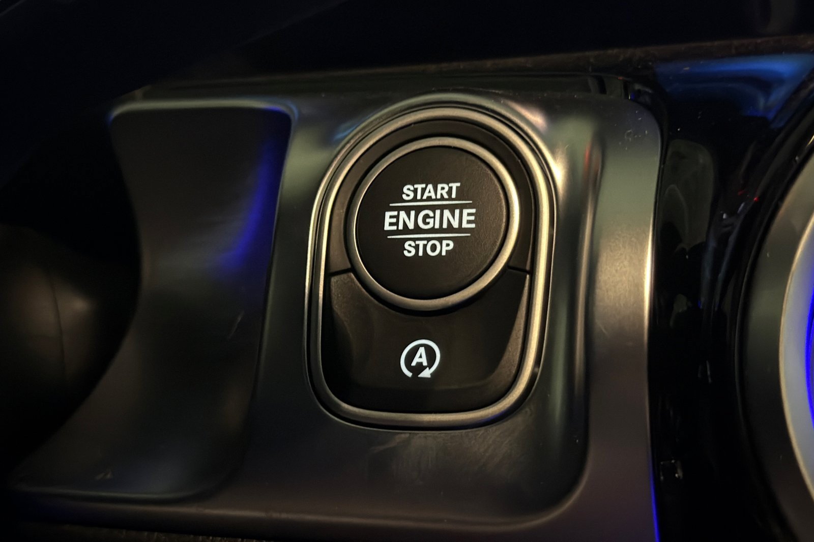 New 2025 Mercedes-Benz GLB 250 image 21