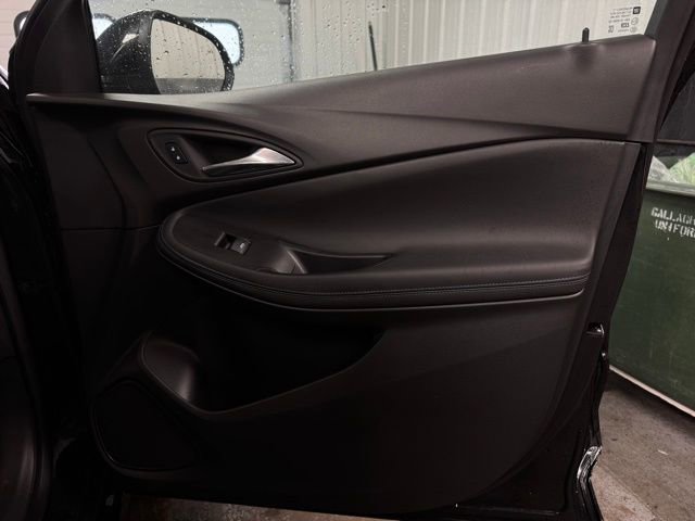 Used 2025 Buick Encore GX Sport Touring image 12