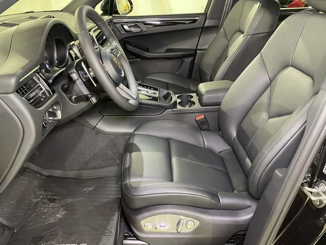 New 2026 Porsche Macan image 16