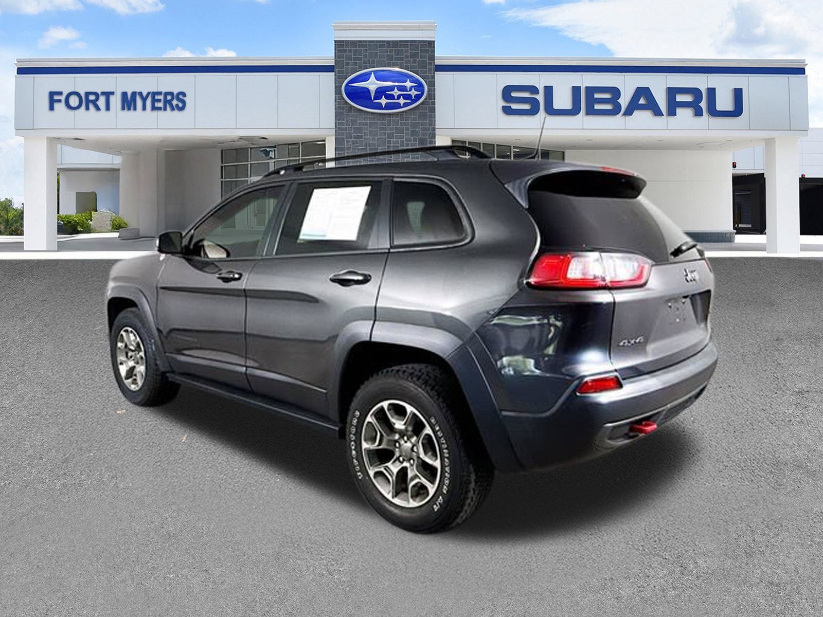 Used 2022 Jeep Cherokee Trailhawk AWD/4WD image 26
