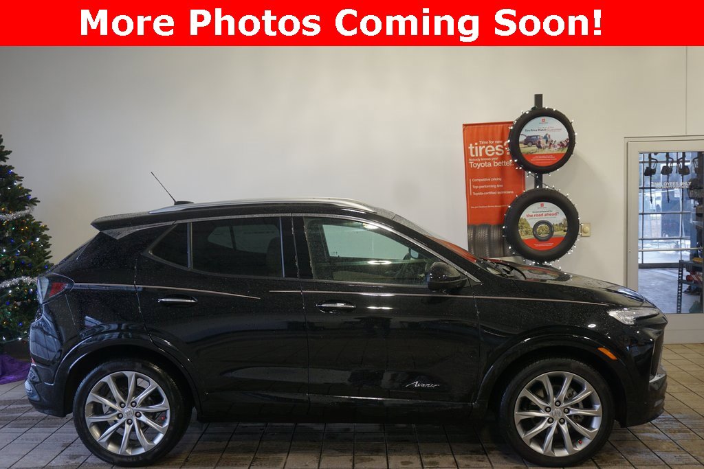 Used 2024 Buick Encore GX Avenir w/ Avenir Technology Package image 2
