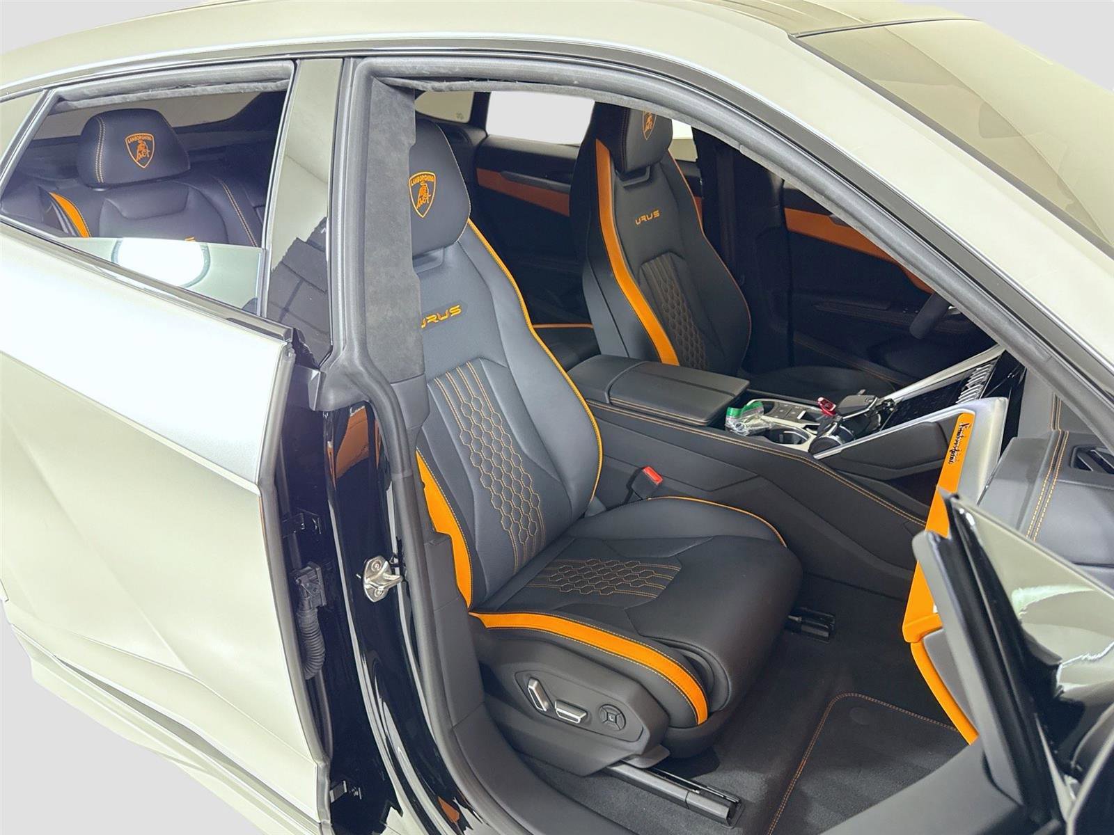 Used 2024 Lamborghini Urus S AWD/4WD image 31