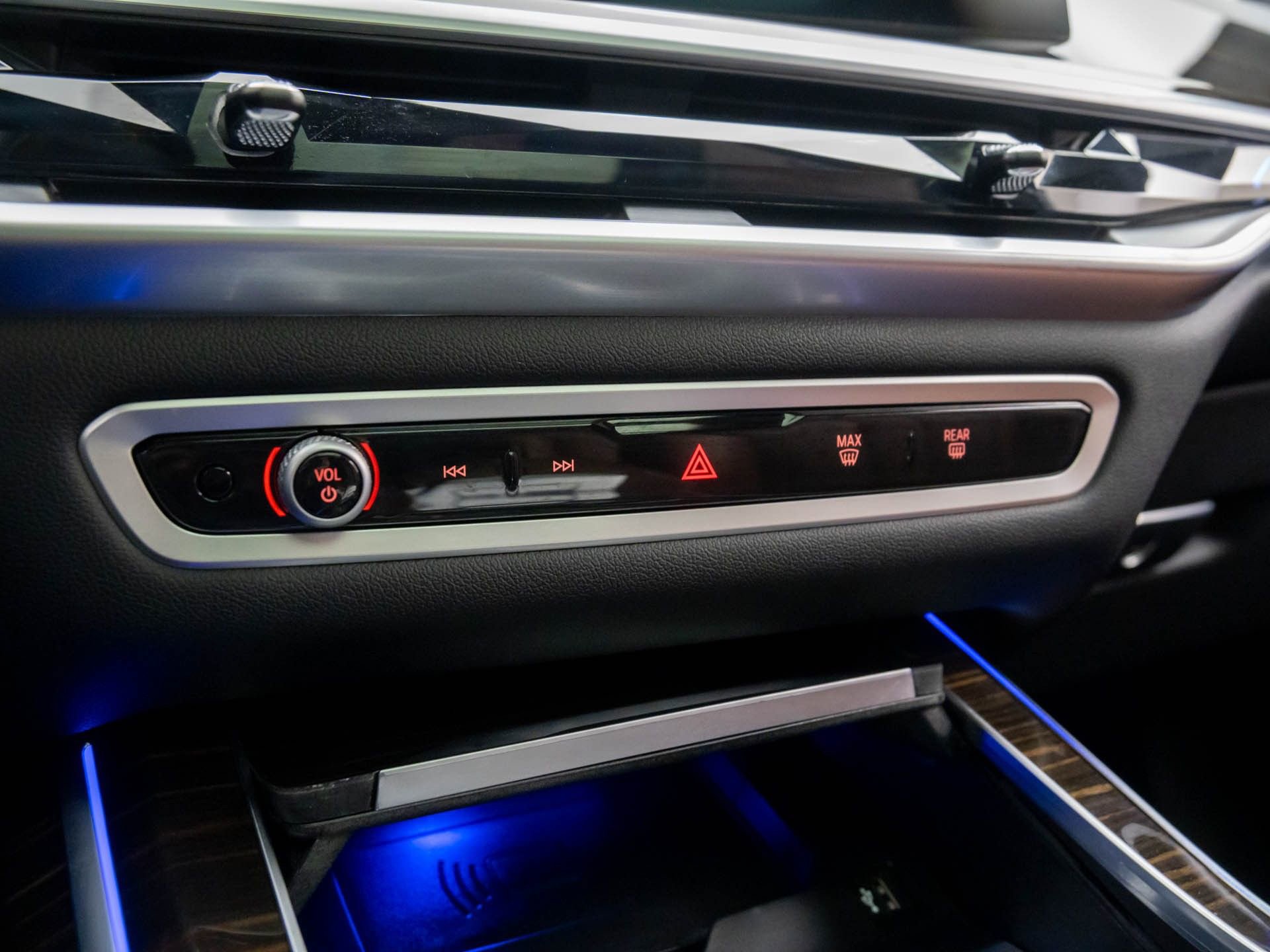 Used 2025 BMW X7 M60i image 27