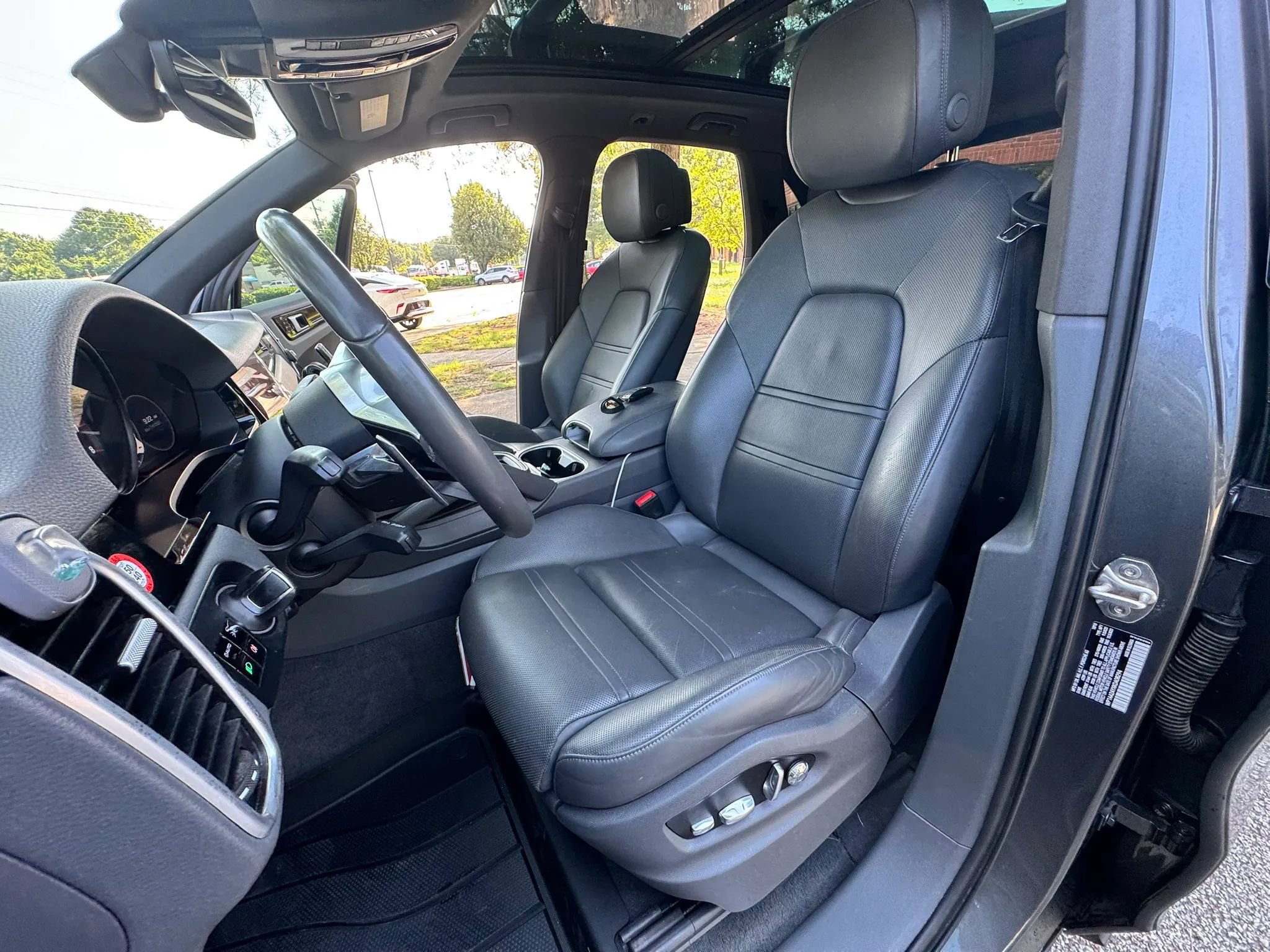 Used 2019 Porsche Cayenne AWD/4WD image 13