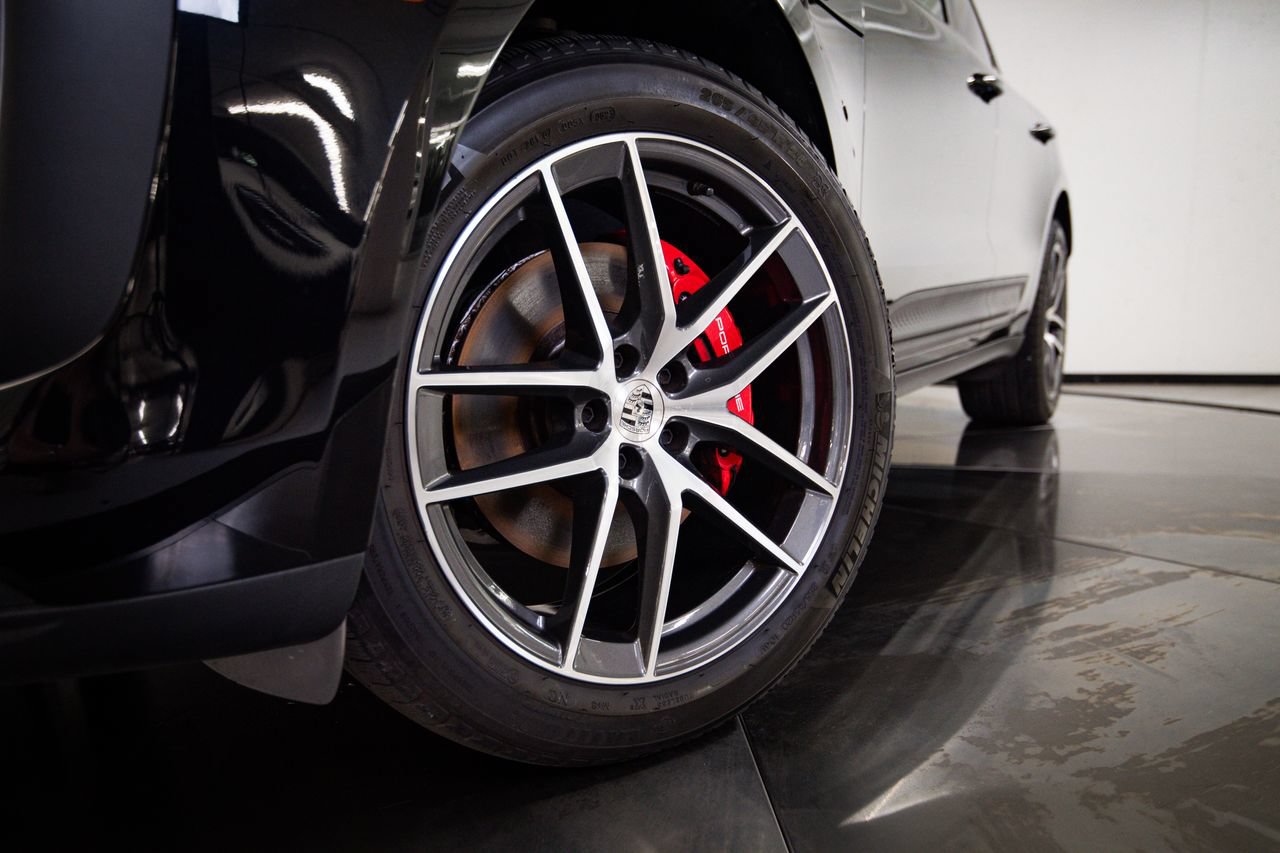 Certified 2023 Porsche Macan S AWD/4WD image 12