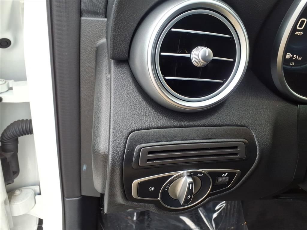 Used 2022 Mercedes-Benz GLC 300 4MATIC image 29