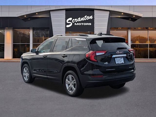 Used 2023 GMC Terrain SLE w/ Driver Convenience Package image 3