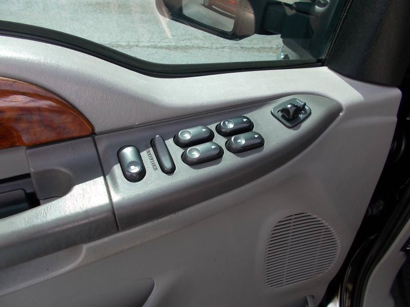 Used 2004 Ford F350 Lariat AWD/4WD image 29