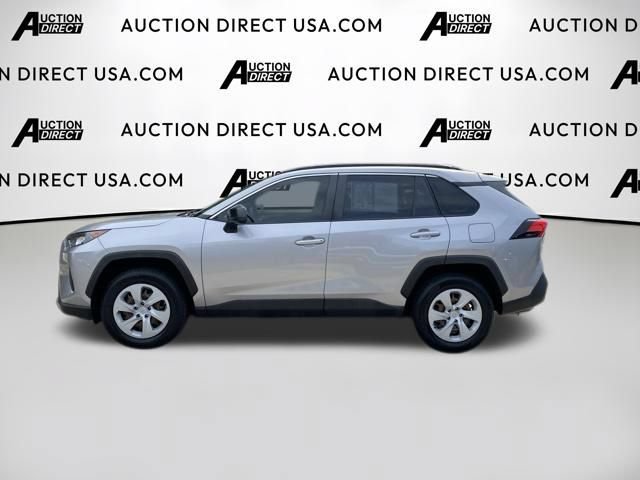 Used 2021 Toyota RAV4 LE FWD image 2