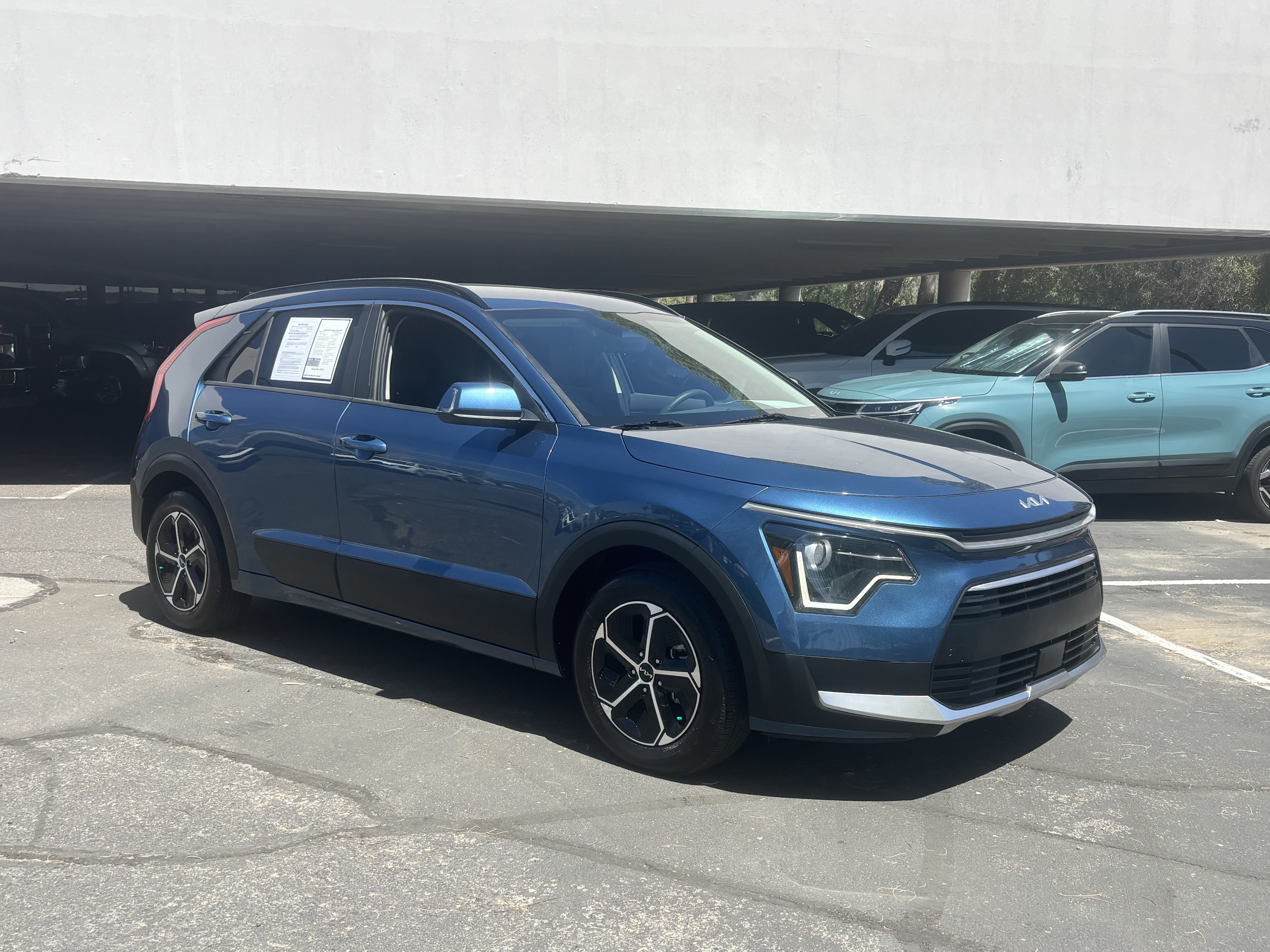 Certified 2025 Kia Niro EX FWD image 31