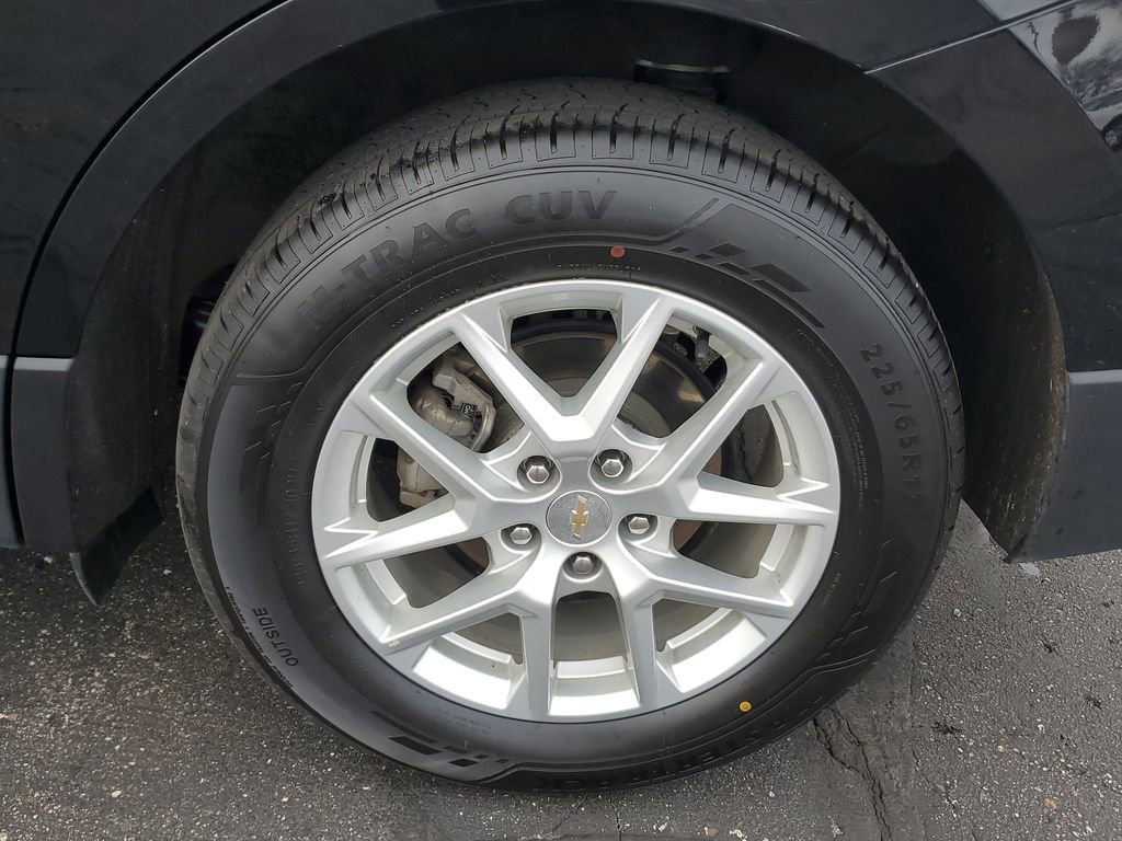 Used 2023 Chevrolet Equinox LT w/ LPO, Floor Liner Package image 5