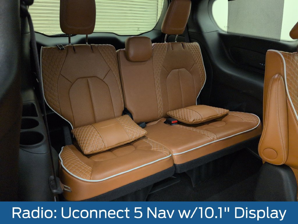 Used 2024 Chrysler Pacifica Pinnacle FWD image 19