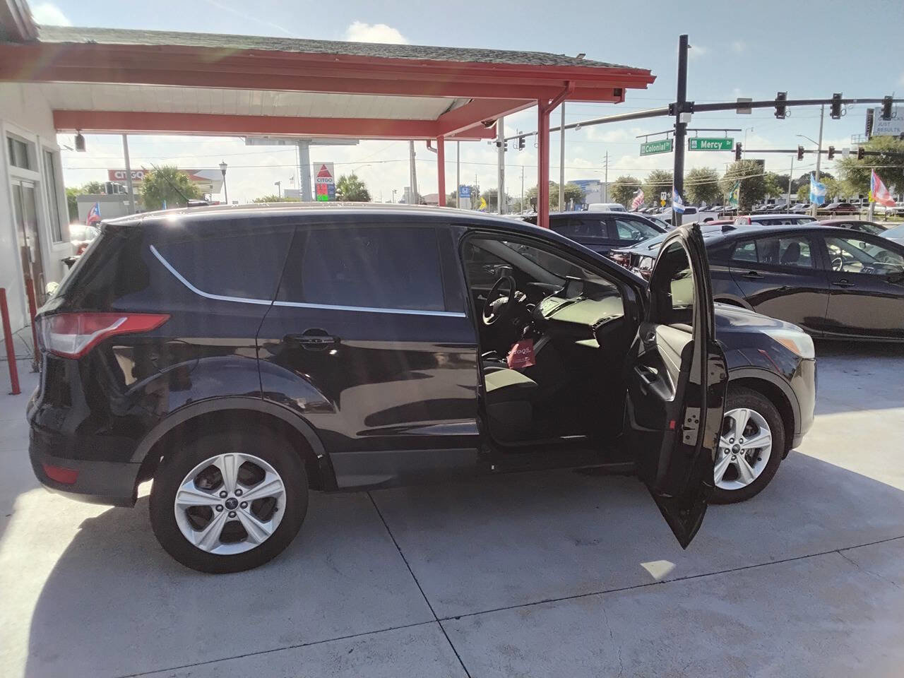 Used 2016 Ford Escape SE image 4