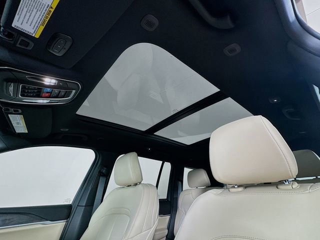 New 2025 Jeep Grand Cherokee Limited w/ Luxury Tech Group II image 25