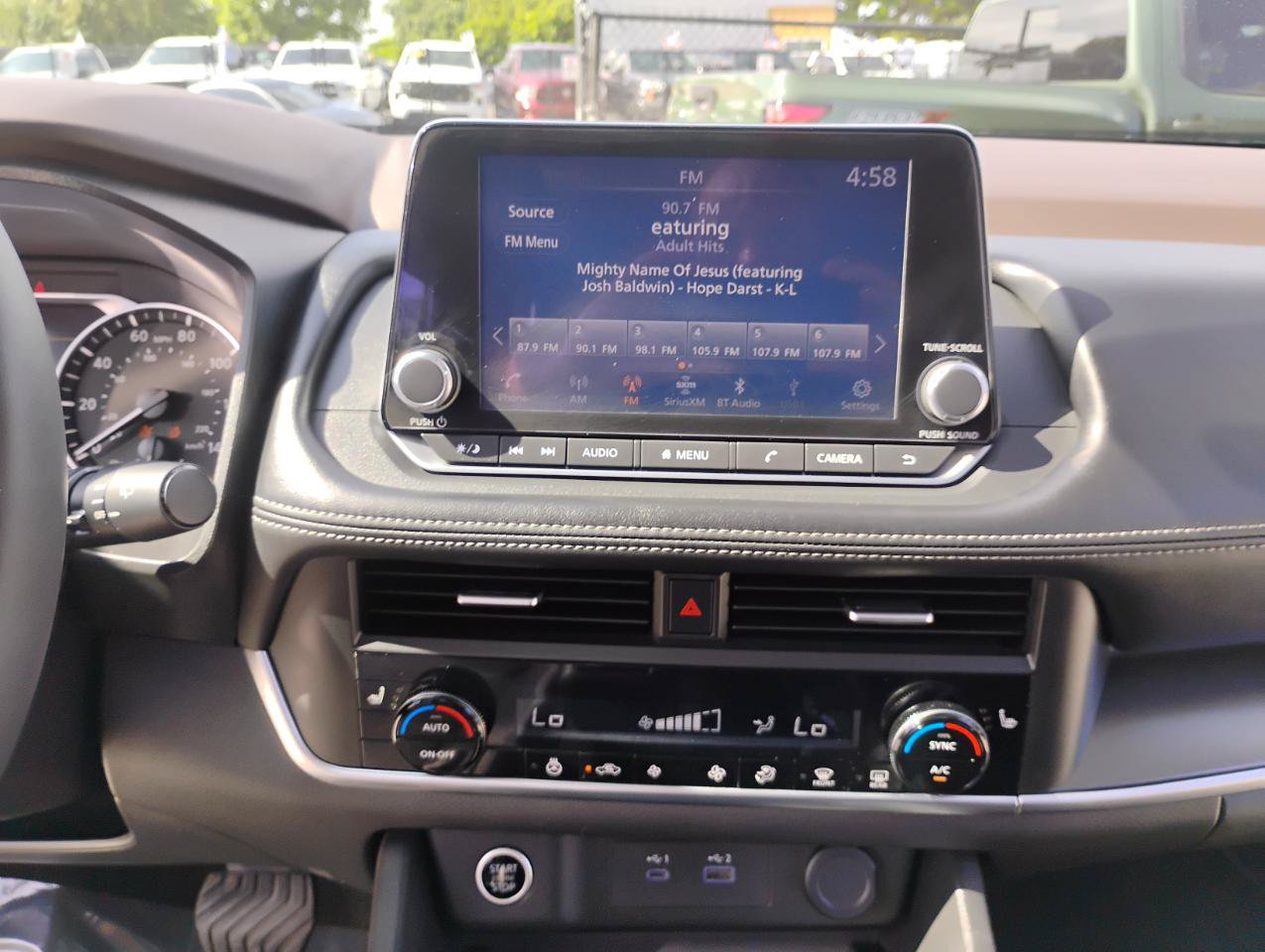 Used 2023 Nissan Rogue SV w/ SV Premium B Package FWD image 69