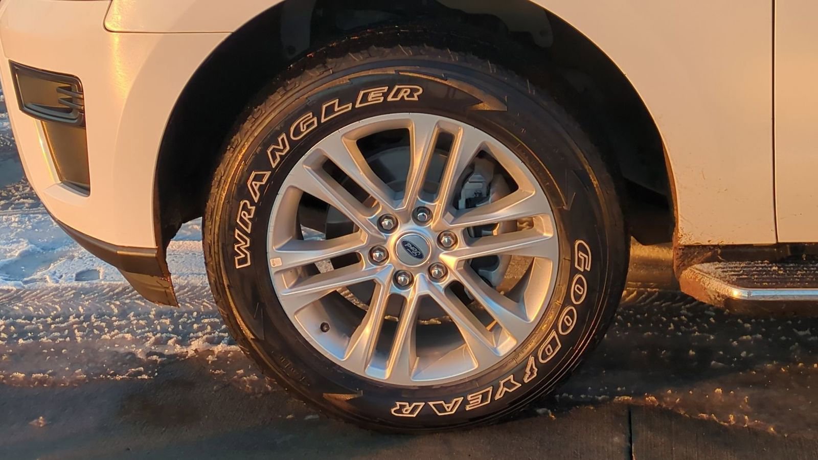 Used 2022 Ford Expedition Max XLT image 13