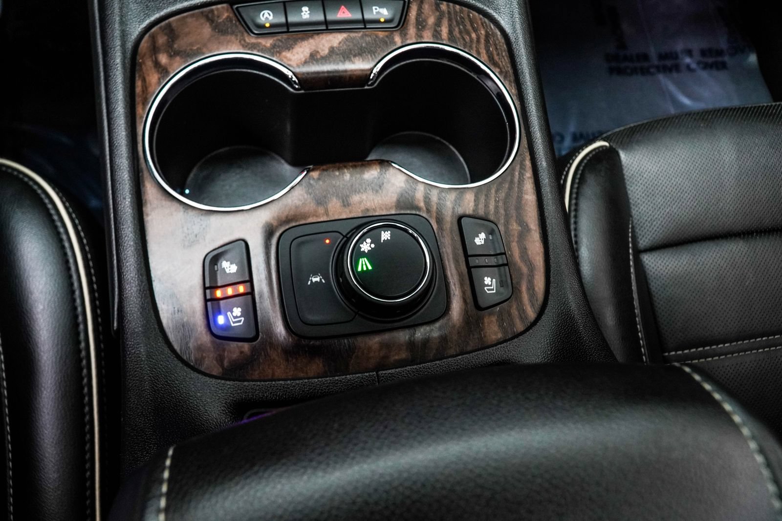 Used 2021 GMC Acadia Denali w/ Denali Technology Package FWD image 24