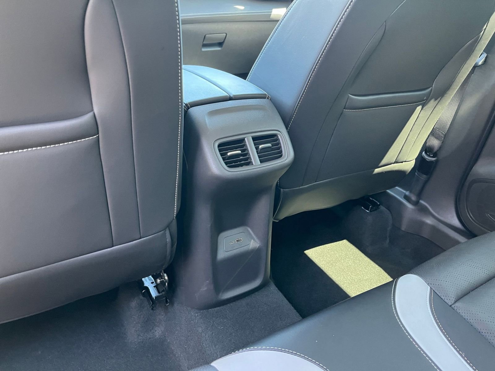 Used 2024 Buick Envision Sport Touring image 24